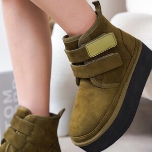 NWT Cape Robbin Felia Double Platform Suede Booties - Olive size 8.5